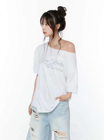 oversized-off-shoulder-graphic-tee-cy514