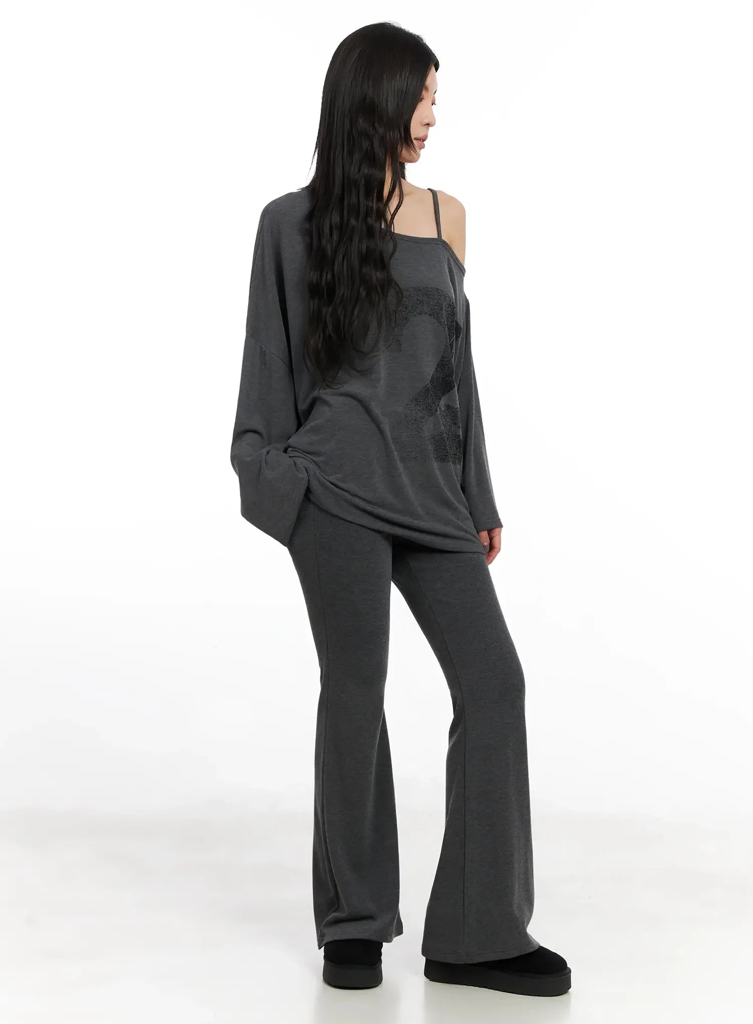 fleece-bootcut-sweatpants-in528