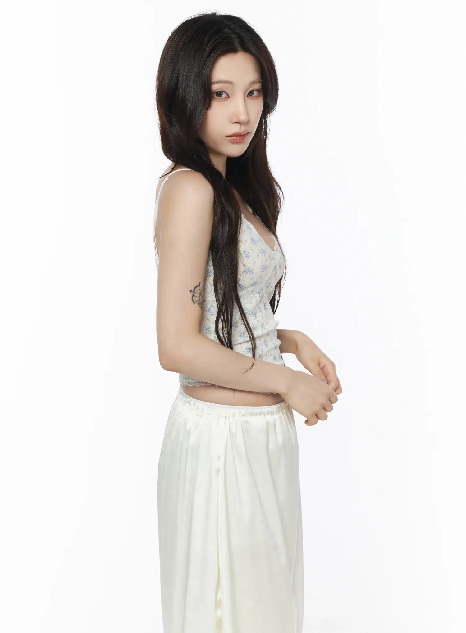 floral-lace-trim-v-neck-cami-tank-cu503