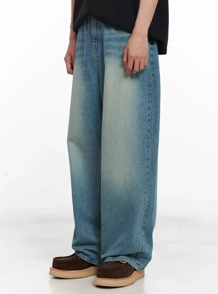 mens-relaxed-light-blue-wash-jeans