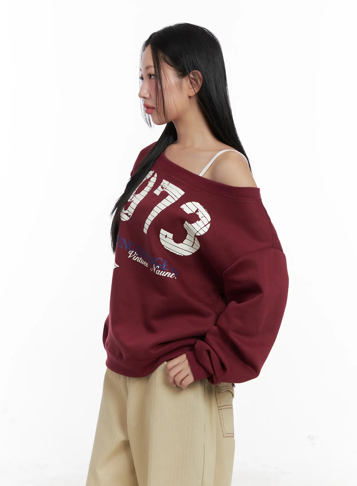 oversized-off-shoulder-graphic-sweatshirt-cn528