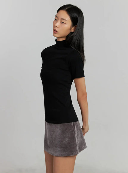 mock-neck-short-sleeve-top-ij502