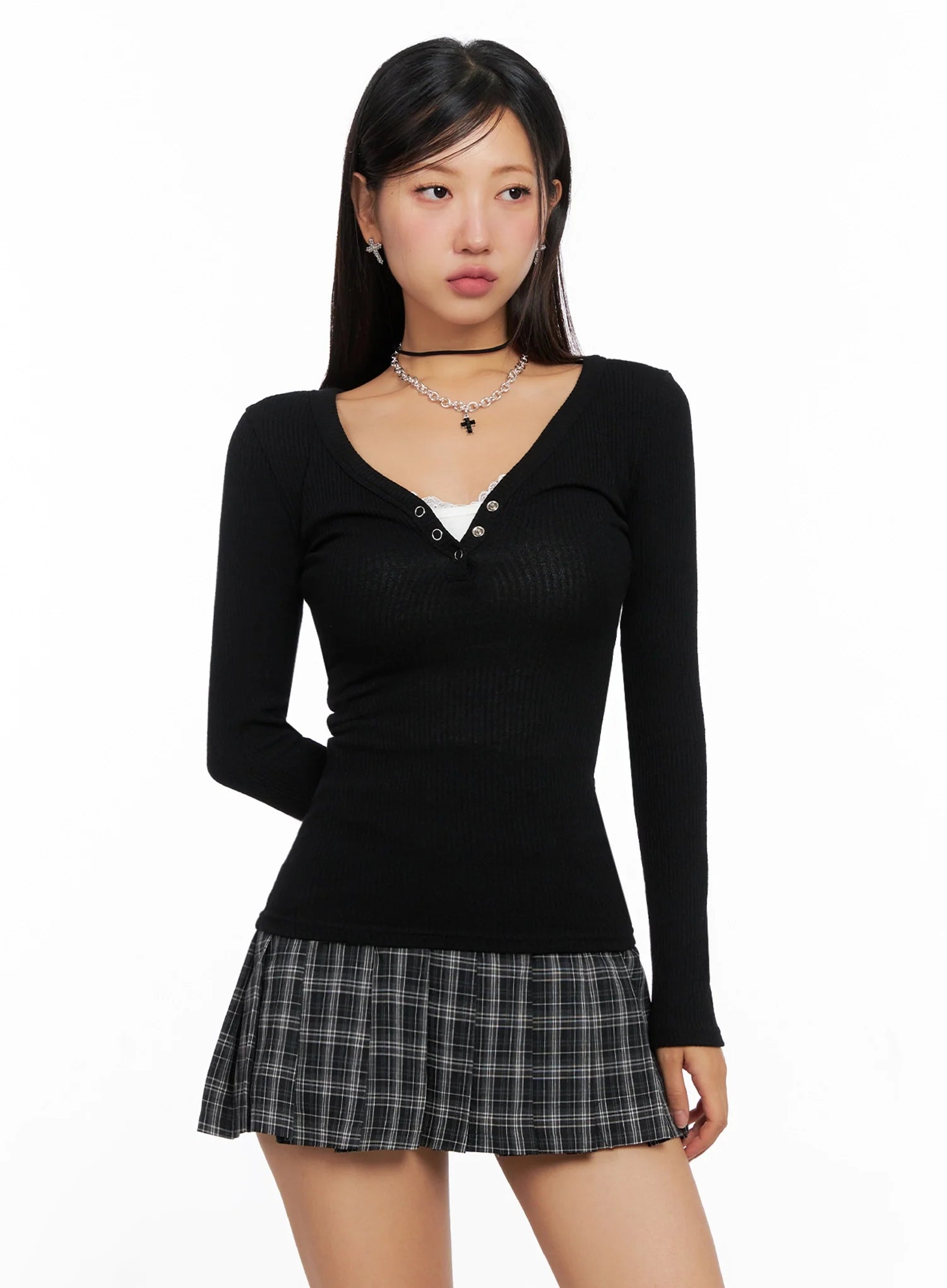 long-sleeve-v-neck-tee-ig527