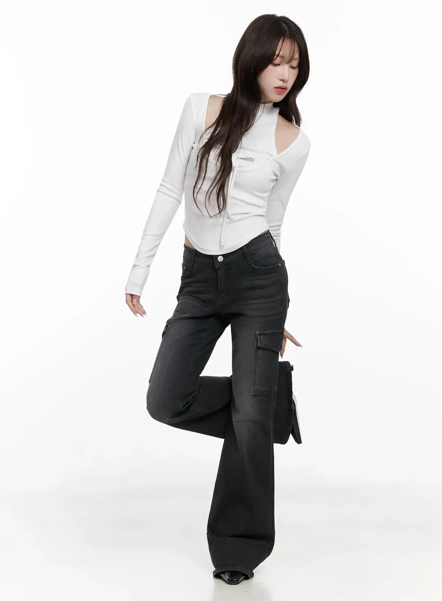 seowon-black-cargo-low-rise-bootcut-jeans-in514