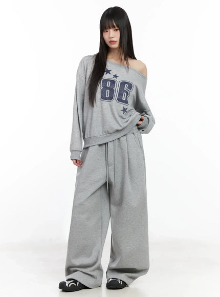 86 Sporty Off-Shoulder Sweatshirt IM530