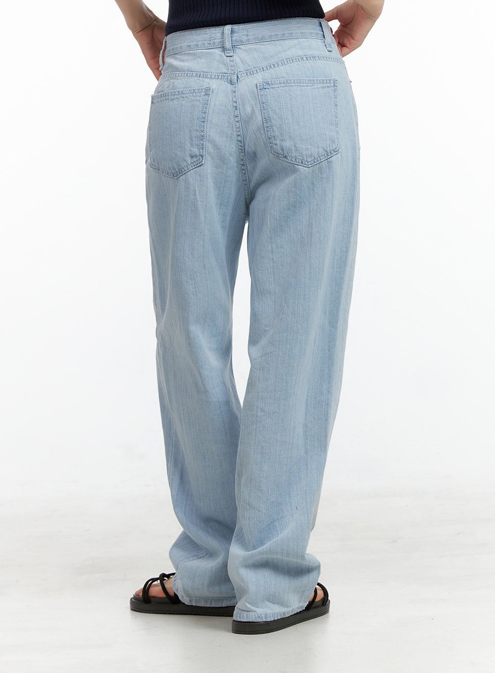 summer-light-washed-denim-jeans-ou407