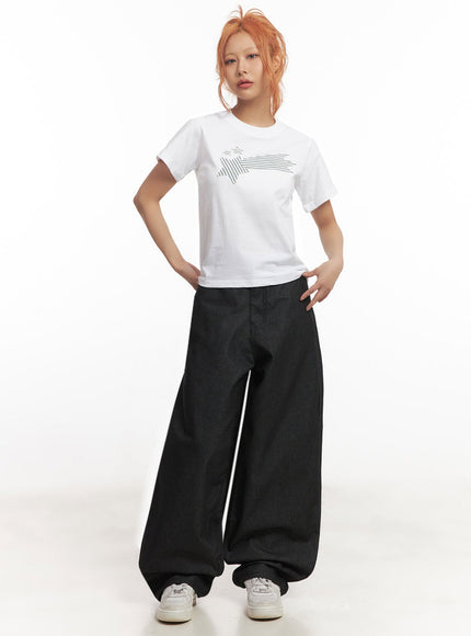 graphic-star-crop-top-ia515