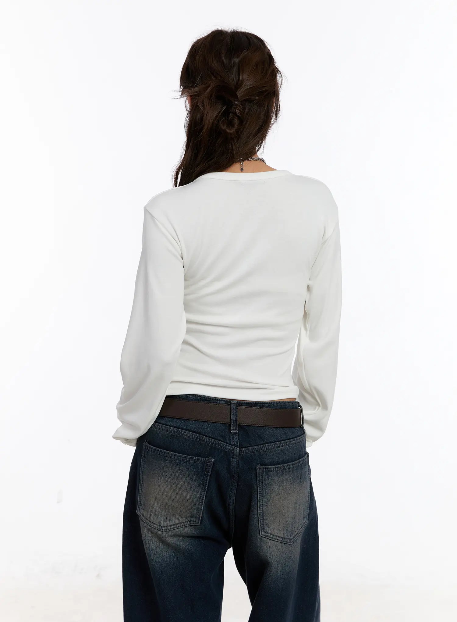 v-neck-buttoned-slim-long-sleeve-tee-cn527