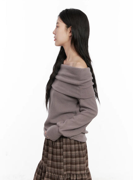 loose-fit-off-shoulder-long-sleeve-top-cn512