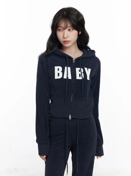 velour-cropped-long-sleeve-graphic-hoodie-cj526