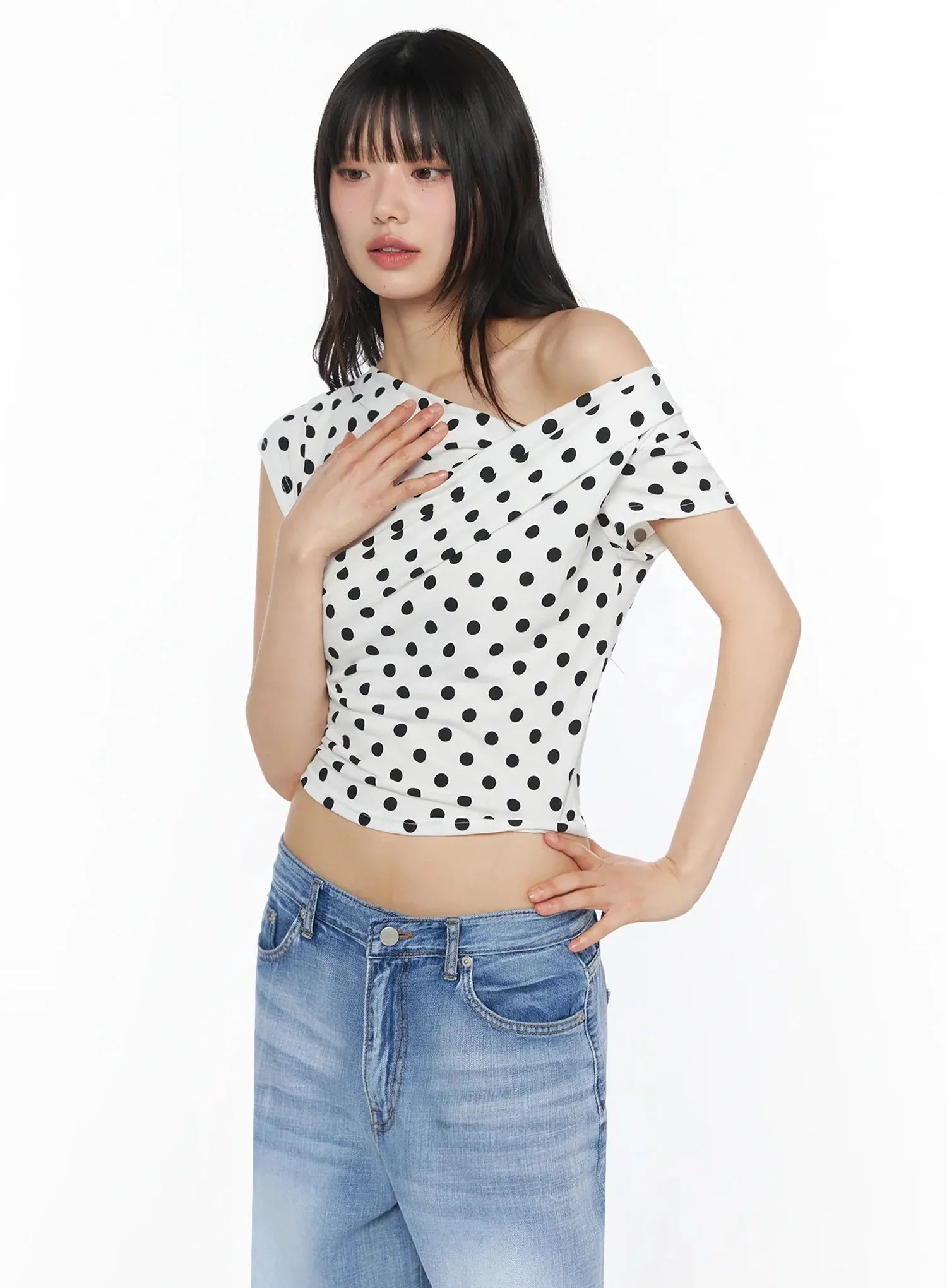 polka-dot-off-shoulder-crop-top-iy525