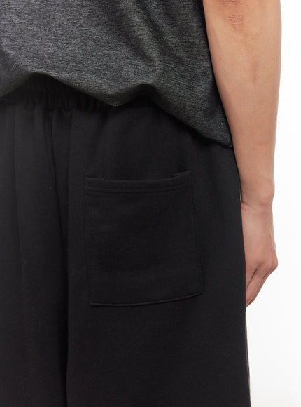 mens-comfy-wide-fit-sweatshorts-ia511