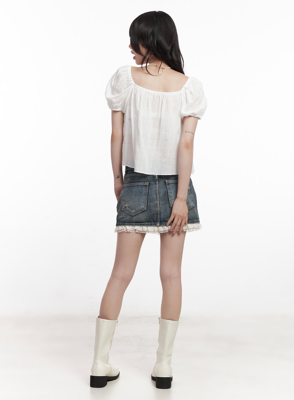 lace-trim-distressed-denim-mini-skirt-cy521