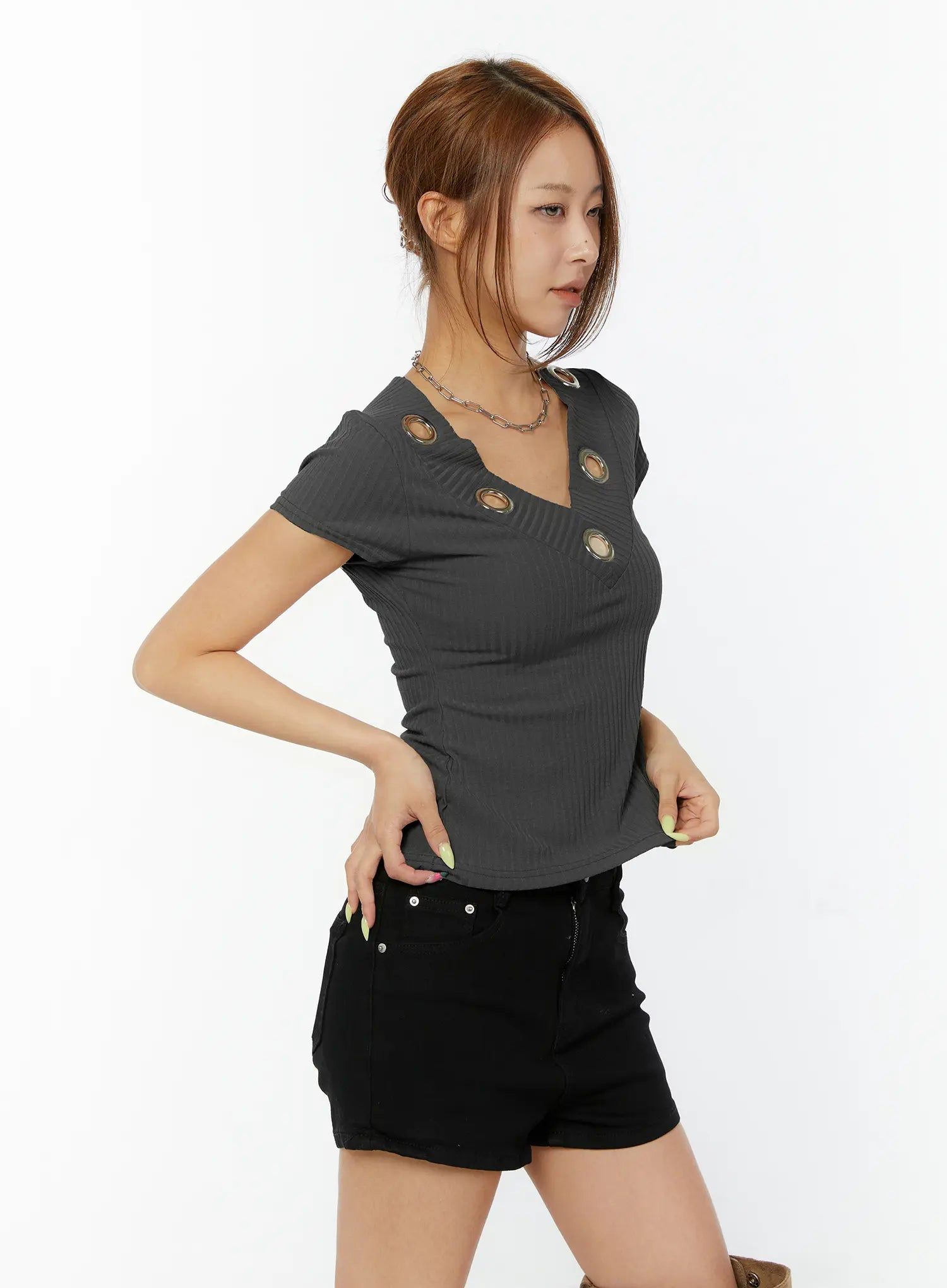 v-neck-eyelet-ribbed-tee-cy521 / Dark gray