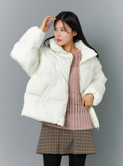 oversized-high-neck-puffer-jacket-on315