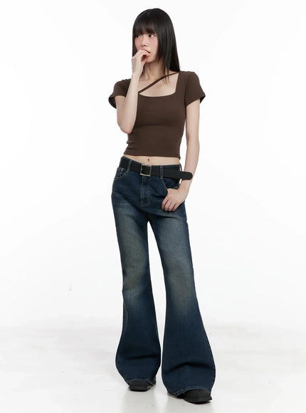 Seoyeon High-Waist Distressed Flare Jeans IL531
