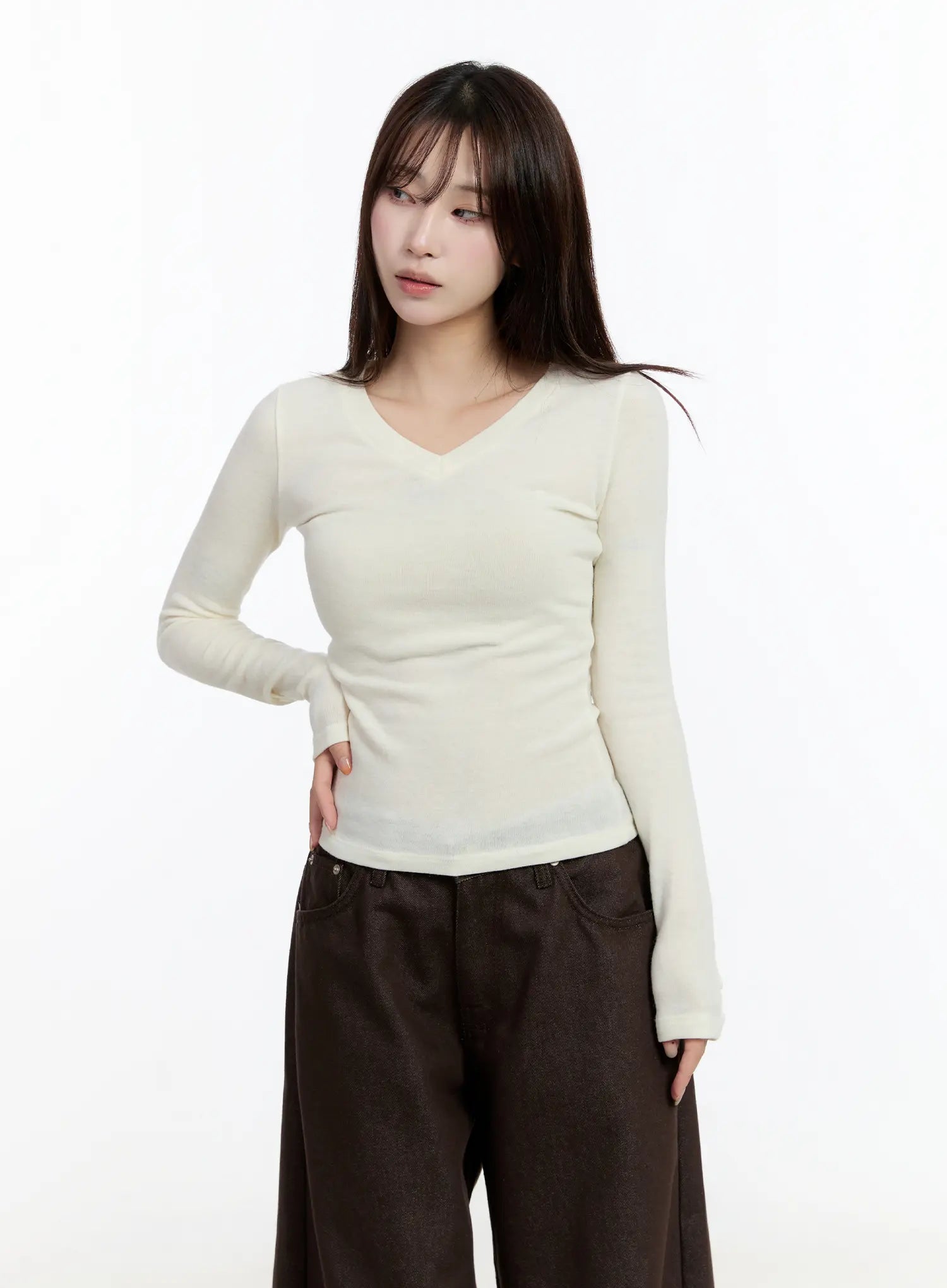 slim-fit-v-neck-long-sleeve-top-cn524