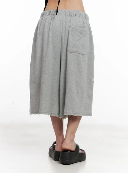 Graphic Relaxed-Fit Bermuda Sweatshorts CL521