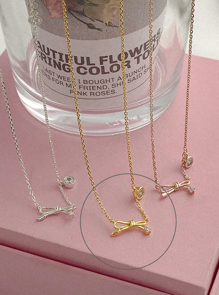 tokarczuk-ribbon-cubic-necklace-iu506 / Gold