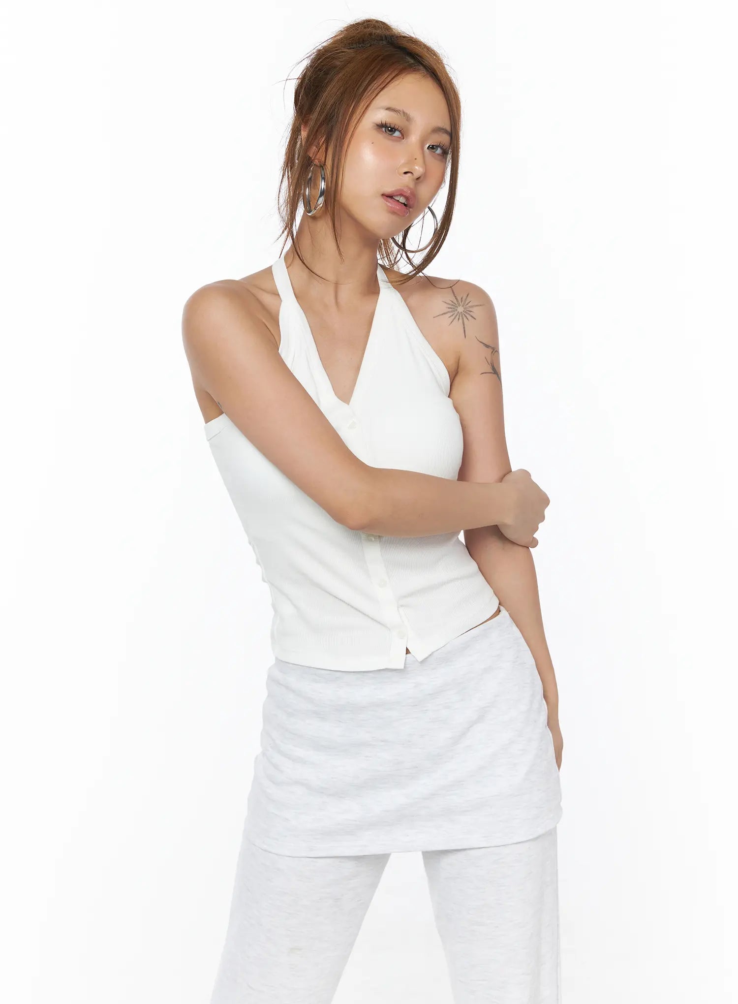 v-neck-button-halter-top-cu502 / White