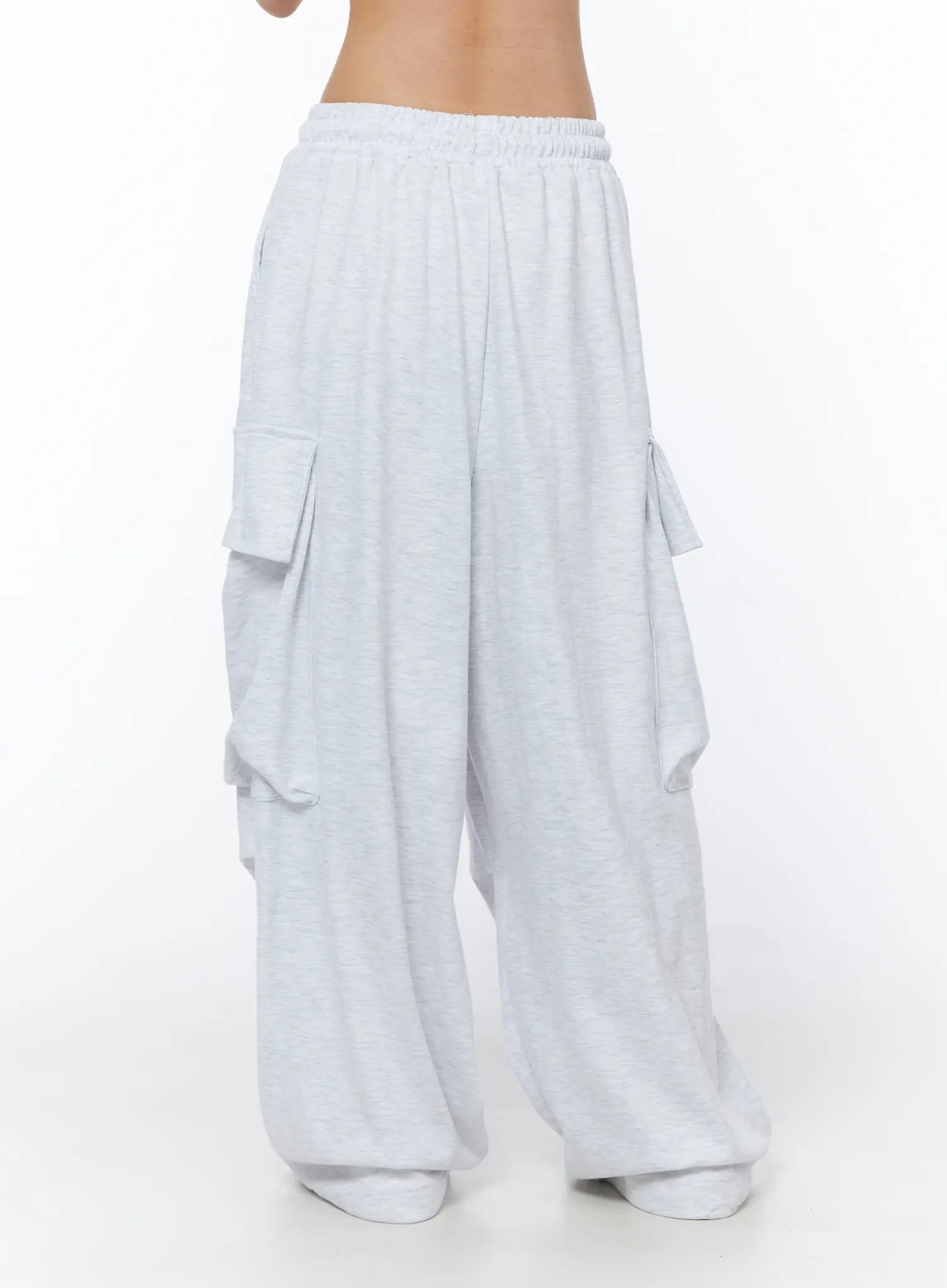 wide-leg-cargo-sweatpants-cy527