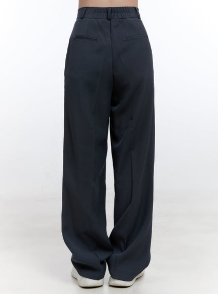 pintuck-straight-fit-slacks-on418