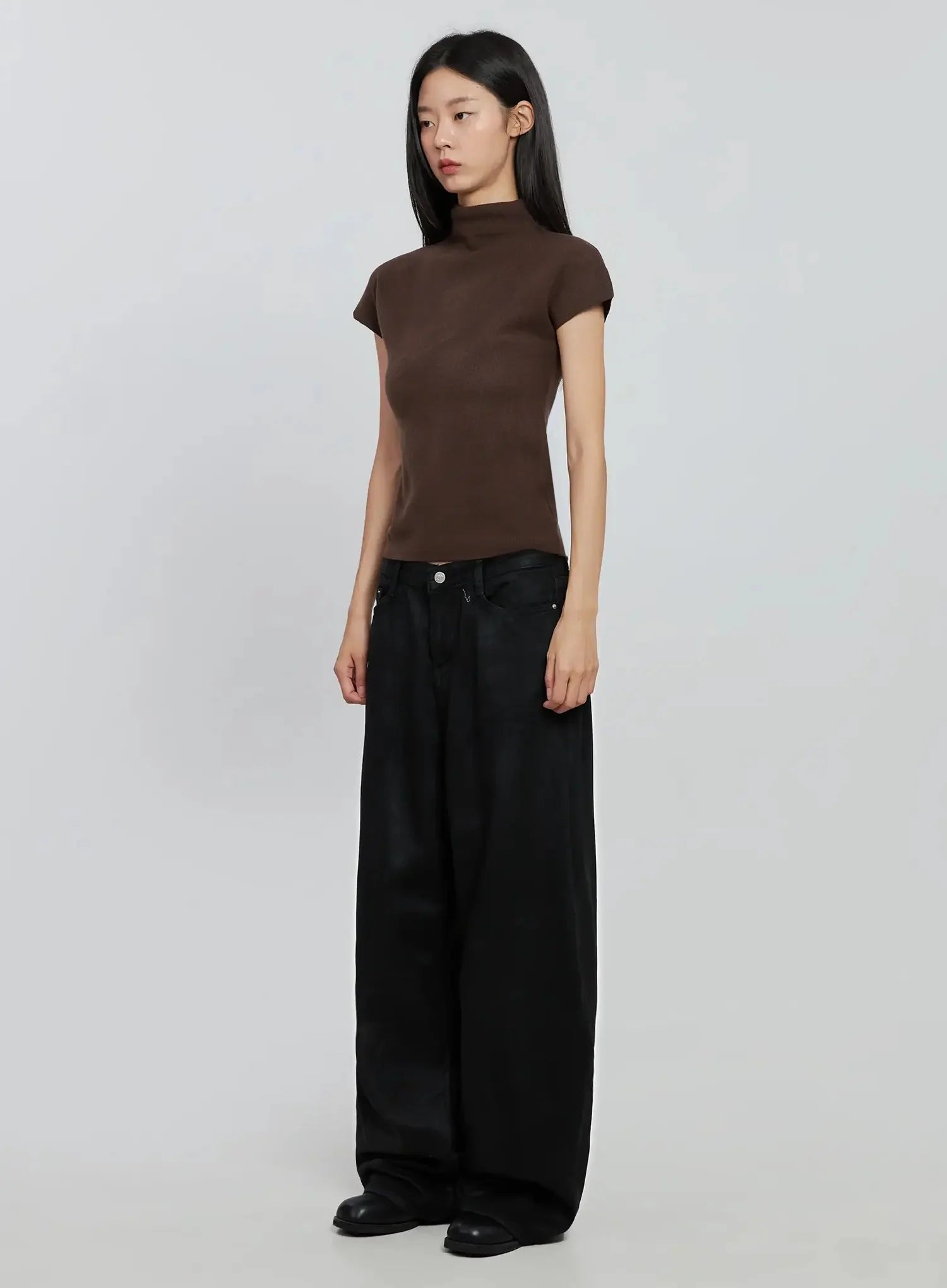 wide-leg-faux-leather-pants-io530