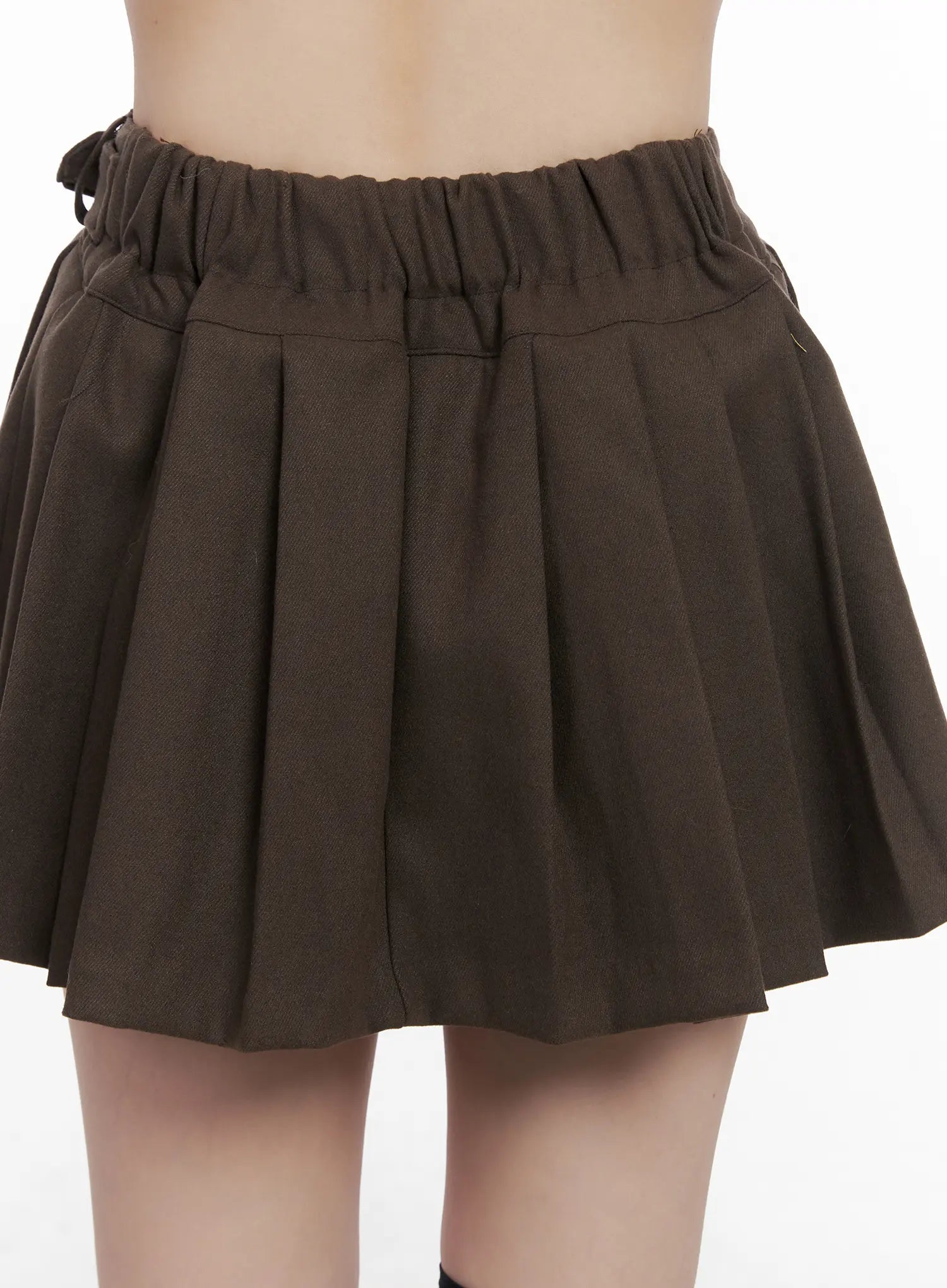 belt-detail-pleated-mini-skirt-cn510