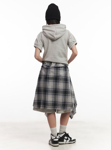 heart-patch-wide-sweatshorts-cm528