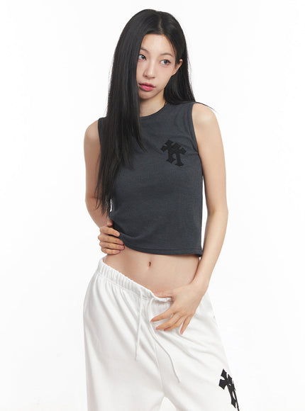 patched-chic-sleeveless-top-iy516