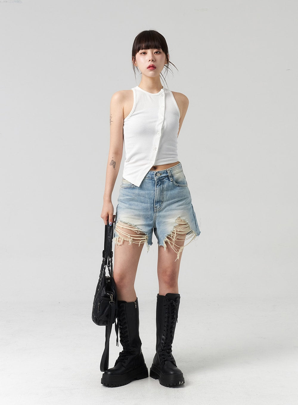 light-ripped-denim-shorts-cl318