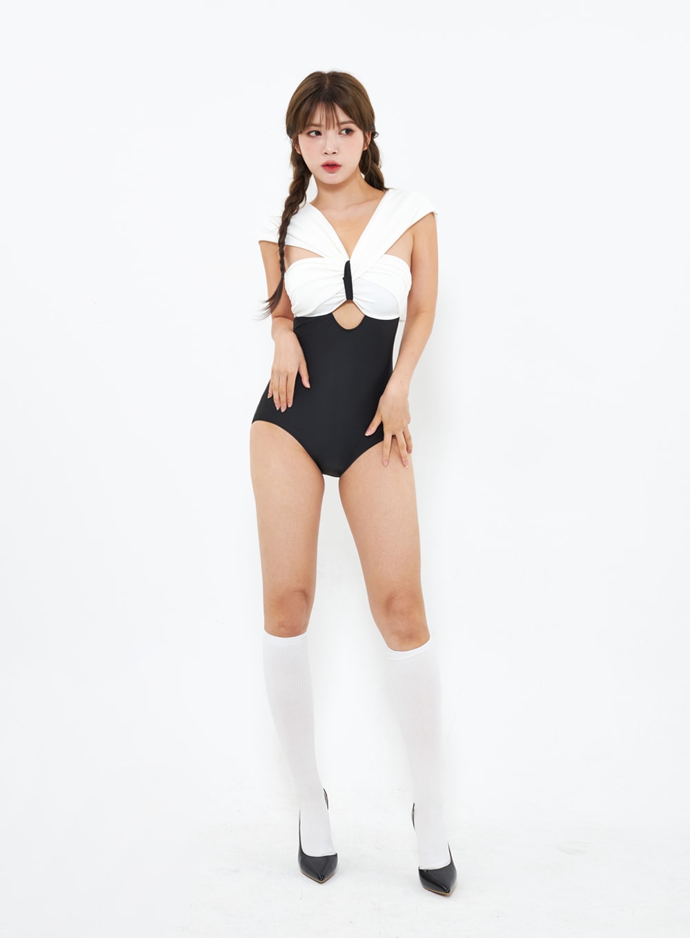 twisted-bust-swimsuit-iu302