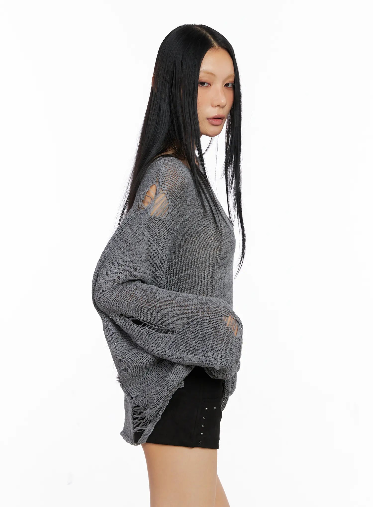 loose-fit-distressed-knit-sweater-cs511