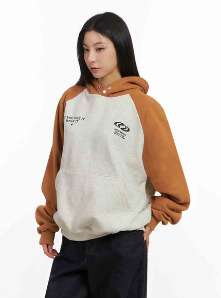 Small Graphic Print Snap Button Hoodie IJ503