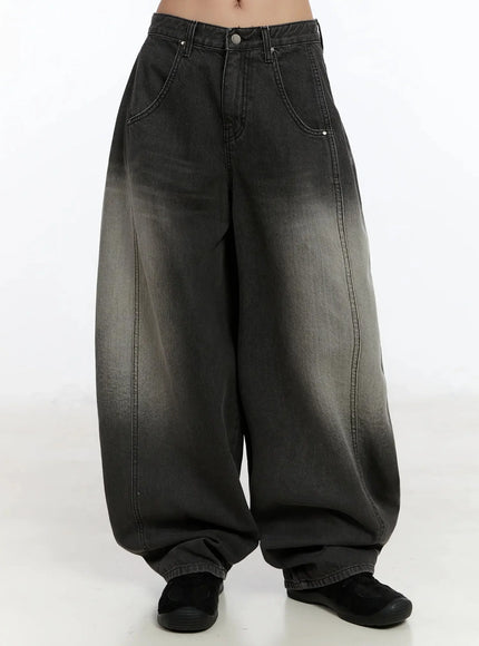 yunho-oversized-wing-print-jeans-if526