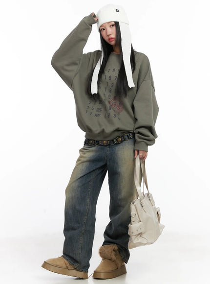 comfy-graphic-oversized-sweatshirt-cd530