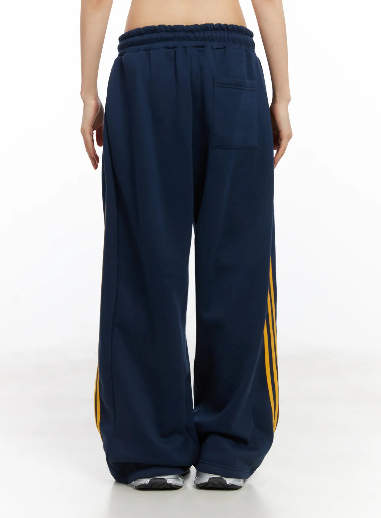 wide-leg-track-pants-cd519