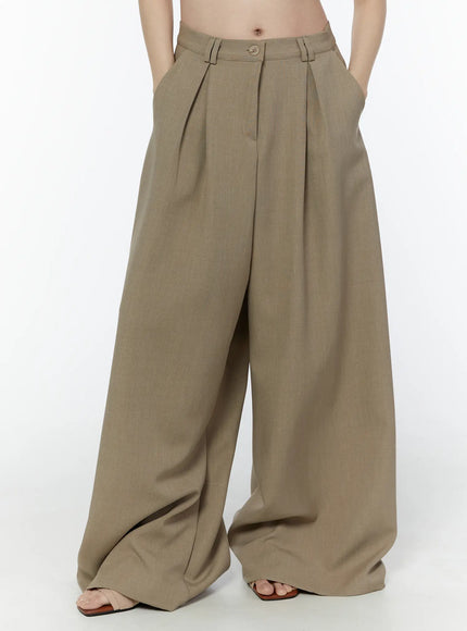 classic-wide-fit-pleated-pants-iu503