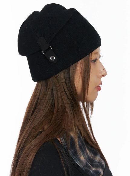 black-strap-beanie-in528