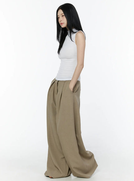 ribbed-mock-neck-sleeveless-top-iu503