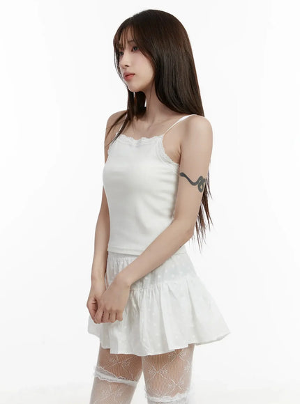 lace-trim-sleeveless-top-ij521
