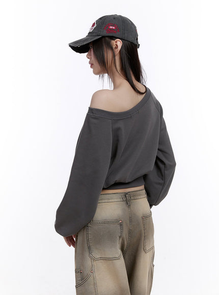 84-graphic-one-shoulder-cropped-sweatshirt-cf512