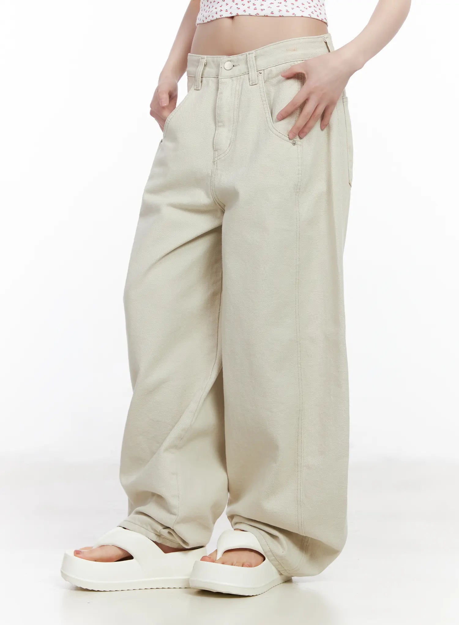 wing-graphic-baggy-pants-cm526