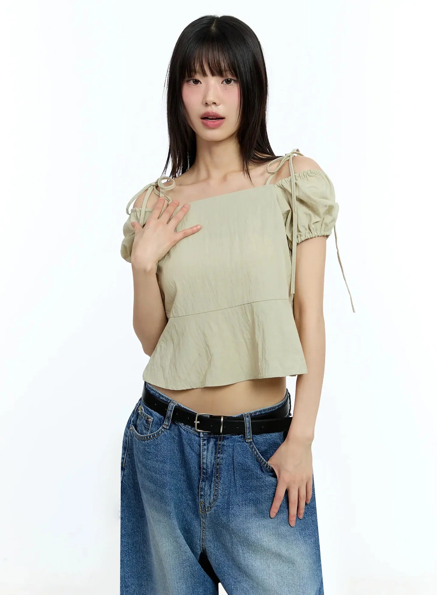 strappy-off-shoulder-cropped-blouse-iu523