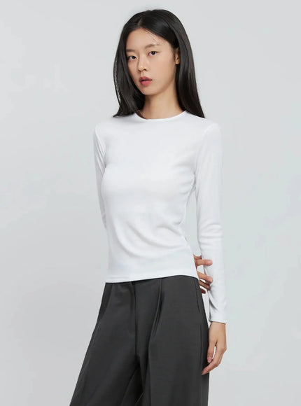 essential-round-neck-long-sleeve-top-in507