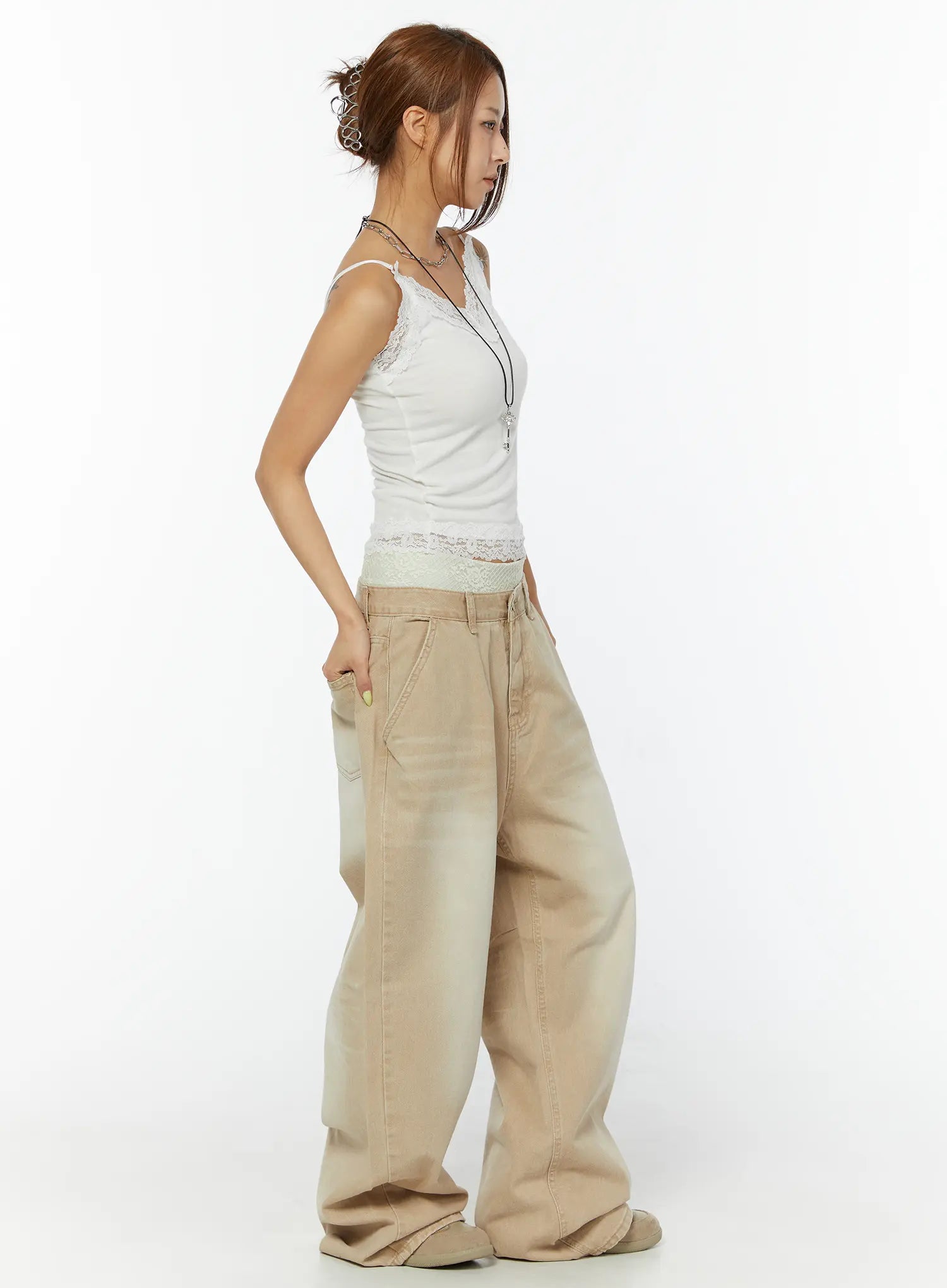 lace-trim-v-neck-camisole-cy521