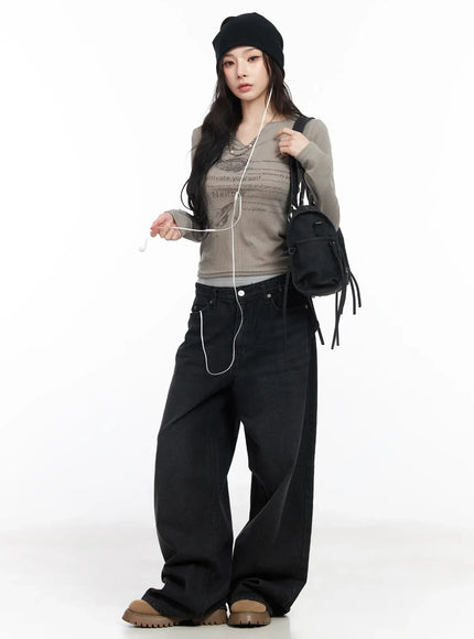 V-Neck Ribbed Graphic Long Sleeve Top CM519