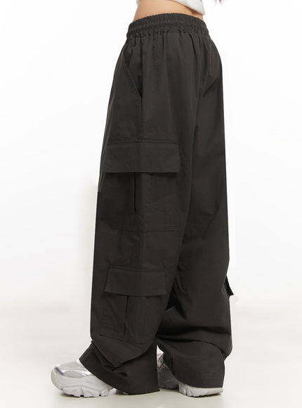 cargo-baggy-windbreaker-pants-iy502