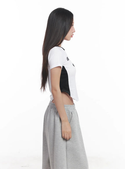 two-tone-graphic-crop-top-cu517