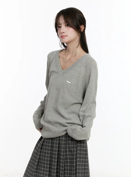 oversized-v-neck-knit-sweater-cm510